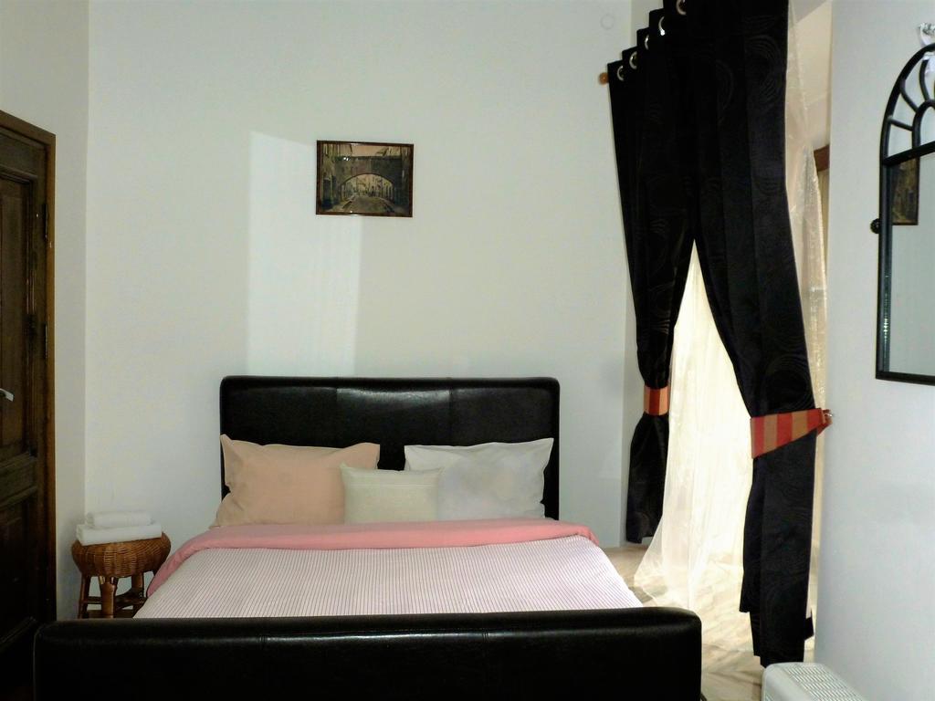 Seven Fridays Guest House Vilnius Bilik gambar
